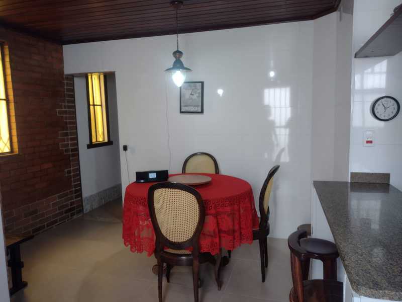 Casa de Condomínio à venda com 3 quartos, 240m² - Foto 8