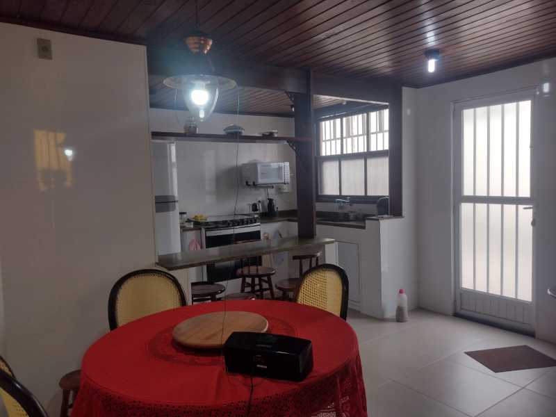 Casa de Condomínio à venda com 3 quartos, 240m² - Foto 15