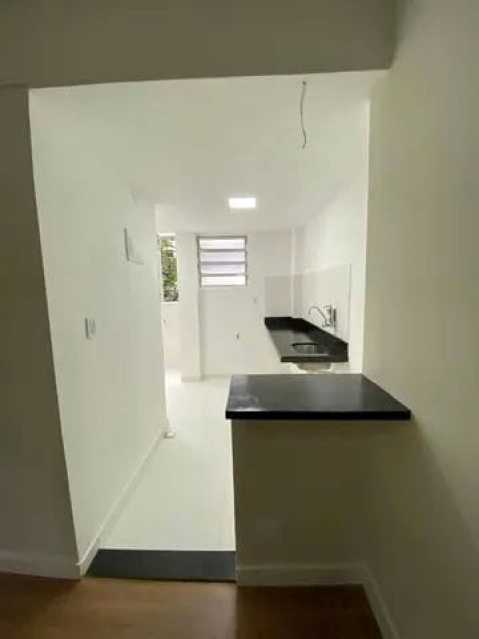 Apartamento à venda com 2 quartos, 68m² - Foto 4