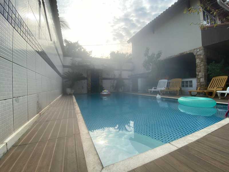 Casa de Condomínio à venda com 4 quartos, 445m² - Foto 2