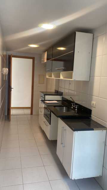 Apartamento à venda com 2 quartos, 70m² - Foto 12