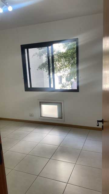 Apartamento à venda com 2 quartos, 70m² - Foto 20