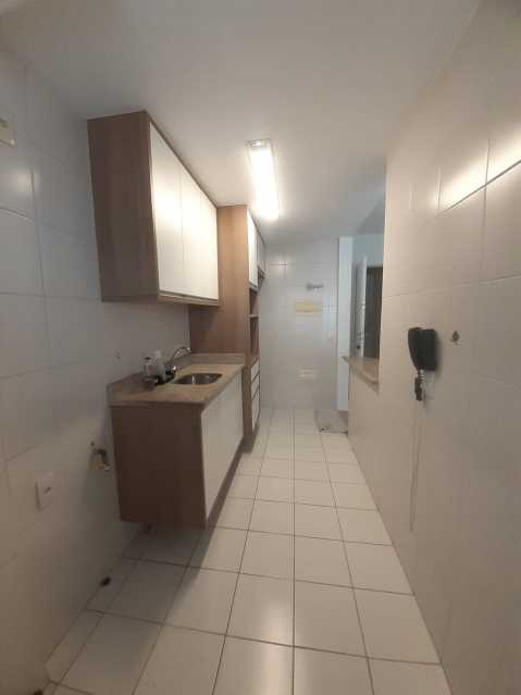 Apartamento à venda com 2 quartos, 65m² - Foto 9