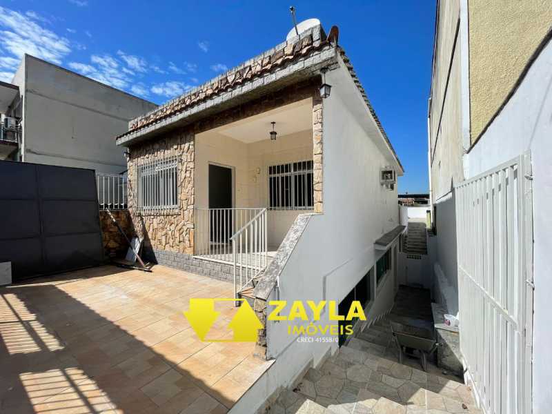 Casa à venda com 4 quartos, 256m² - Foto 2