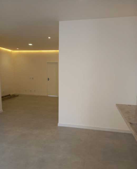 Apartamento à venda com 2 quartos, 90m² - Foto 2