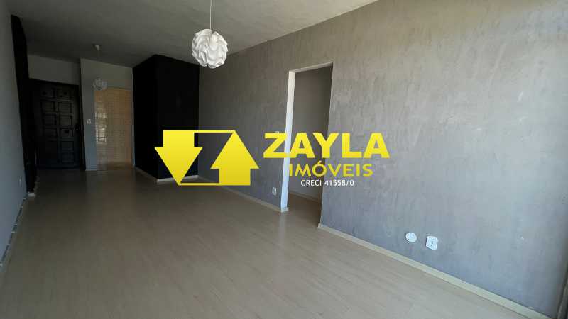 Apartamento à venda com 3 quartos, 83m² - Foto 2