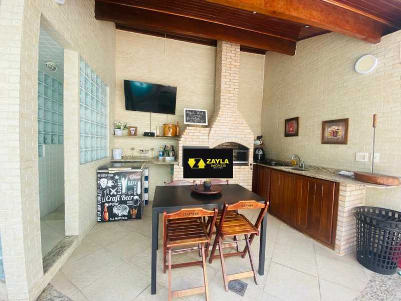 Casa de Condomínio à venda com 3 quartos, 300m² - Foto 4