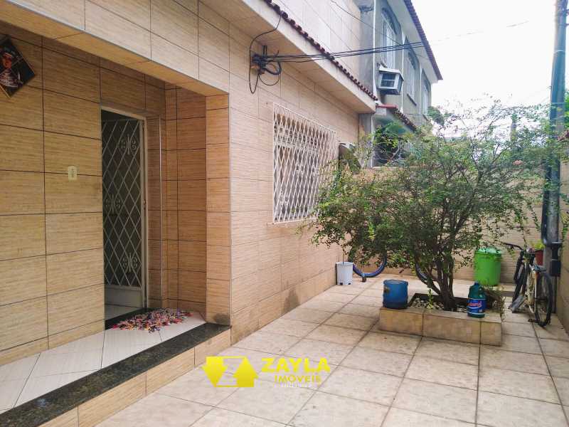 Casa à venda com 3 quartos, 131m² - Foto 1