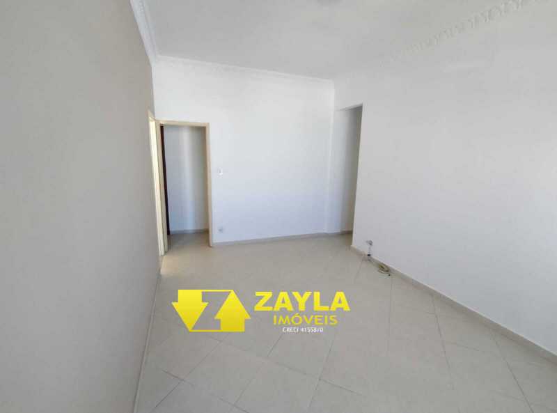 Apartamento à venda com 2 quartos, 75m² - Foto 2