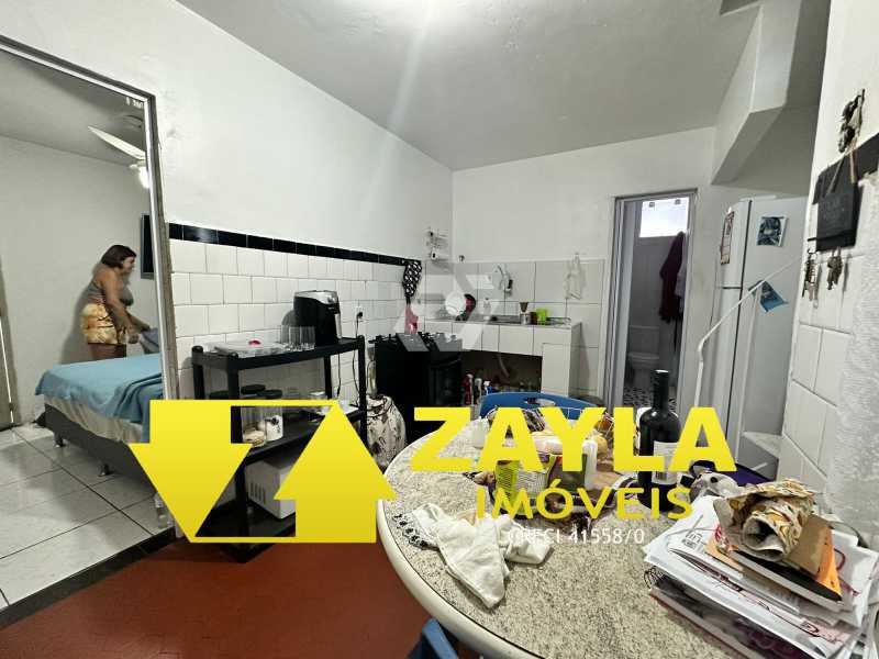 Casa à venda com 6 quartos, 240m² - Foto 17