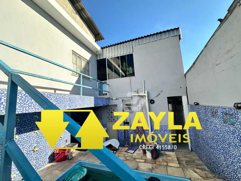 Casa à venda com 6 quartos, 240m² - Foto 27