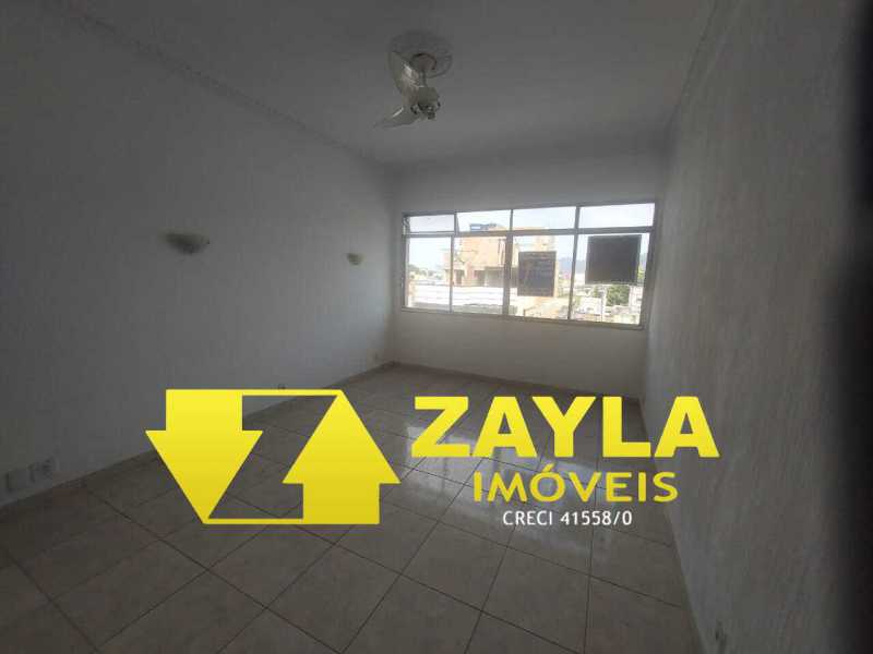 Apartamento à venda com 2 quartos, 72m² - Foto 2