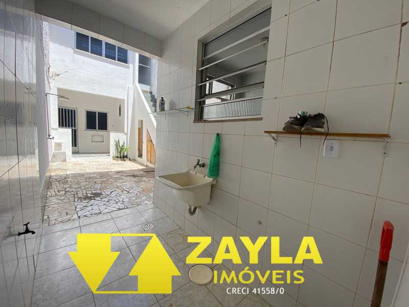 Casa à venda com 3 quartos, 212m² - Foto 14