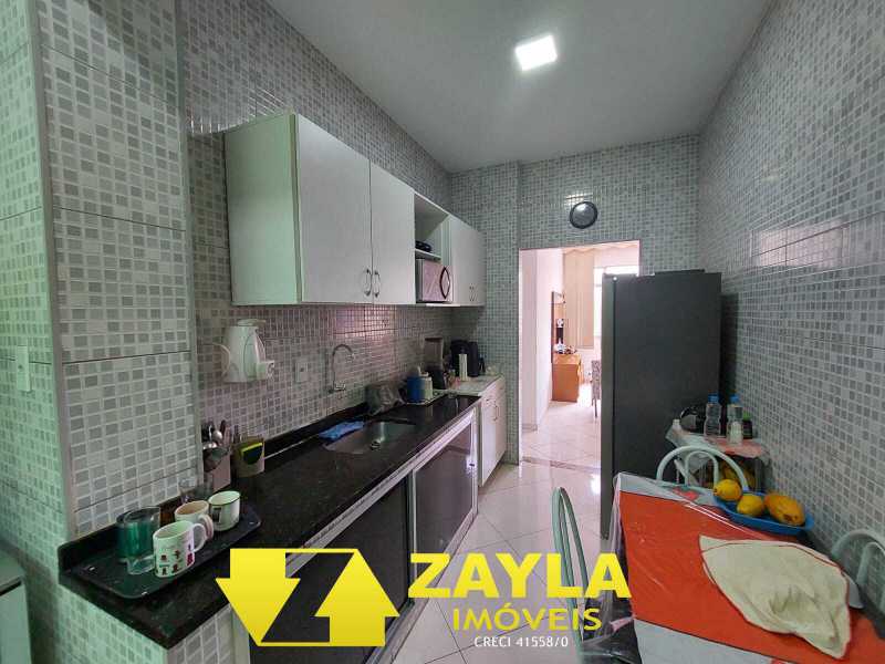 Apartamento à venda com 2 quartos, 75m² - Foto 11