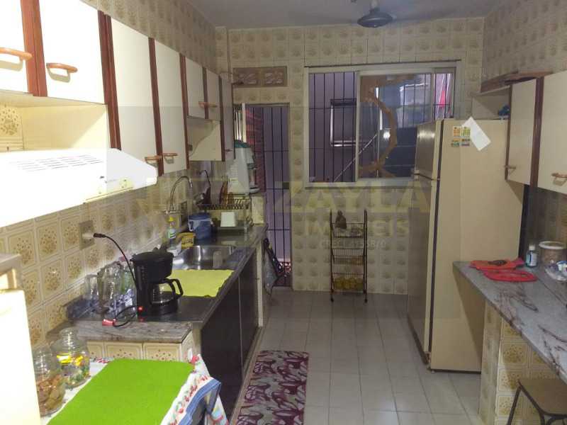 Casa à venda com 3 quartos, 240m² - Foto 7