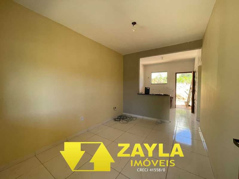 Casa à venda com 2 quartos, 90m² - Foto 4