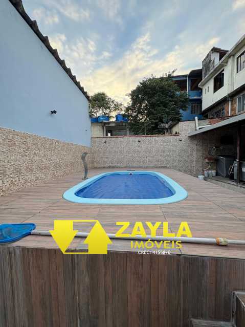 Casa à venda com 4 quartos, 100m² - Foto 1