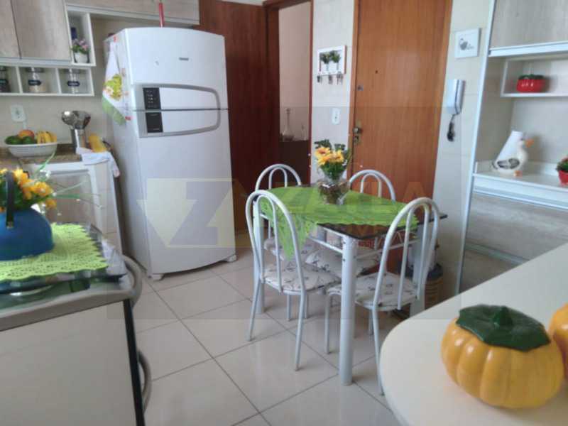 Apartamento à venda com 2 quartos, 70m² - Foto 12