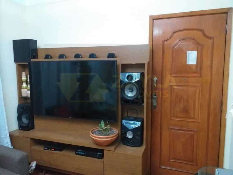 Apartamento à venda com 2 quartos, 80m² - Foto 2