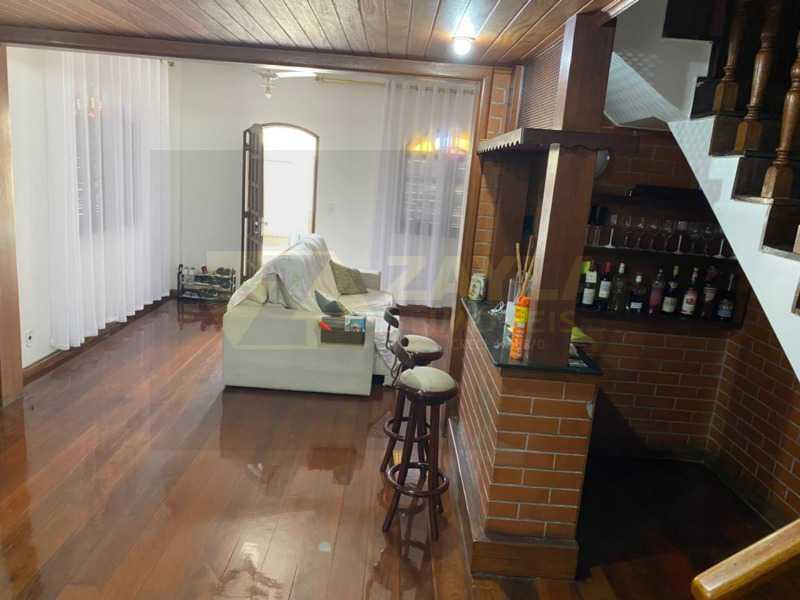 Casa à venda com 4 quartos, 180m² - Foto 3