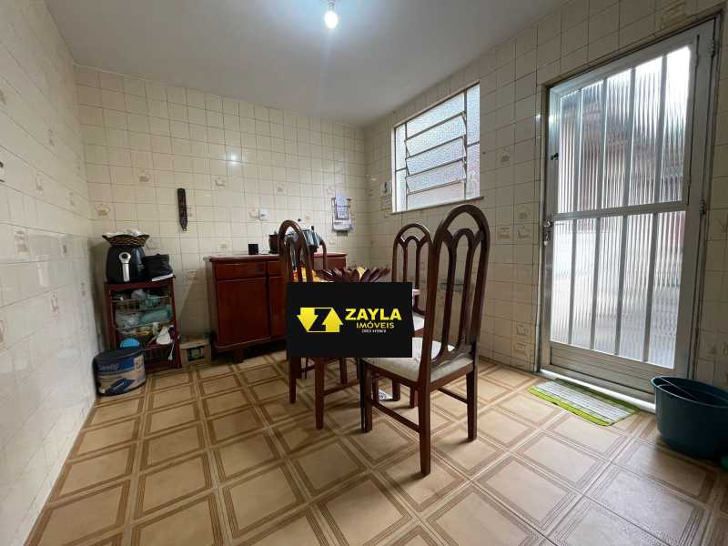 Casa à venda com 2 quartos, 200m² - Foto 3