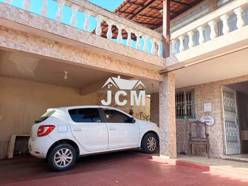 Casa à venda com 4 quartos, 252m² - Foto 1