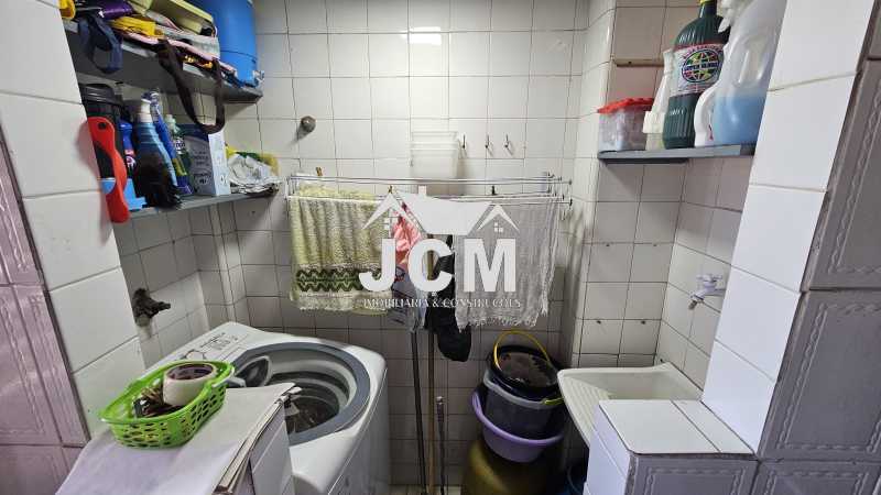 Apartamento à venda com 2 quartos, 62m² - Foto 17