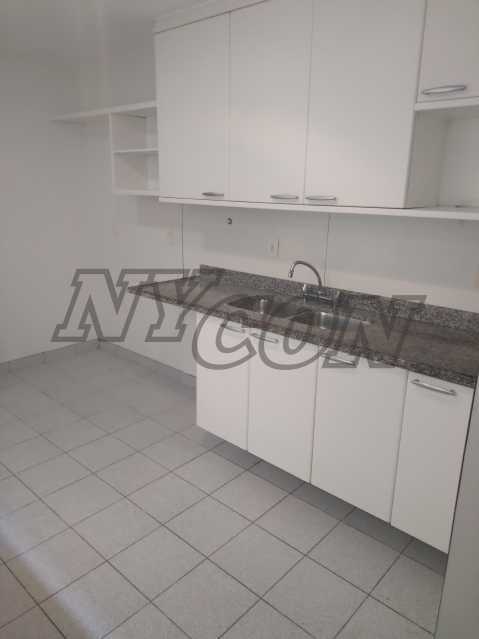 Apartamento à venda com 3 quartos, 160m² - Foto 9