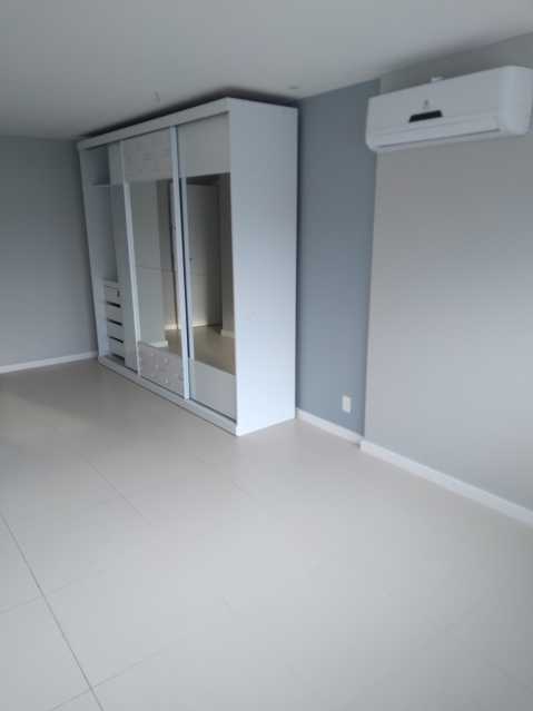 Cobertura à venda com 3 quartos, 250m² - Foto 15