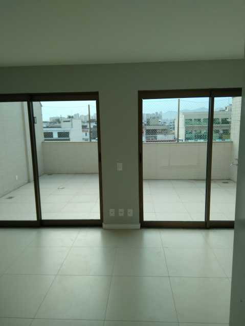 Cobertura à venda com 3 quartos, 250m² - Foto 4