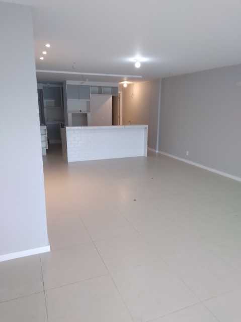 Cobertura à venda com 3 quartos, 250m² - Foto 5