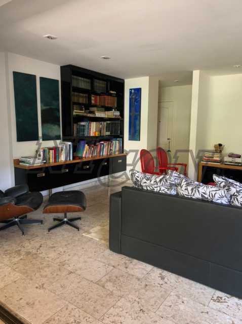 Apartamento à venda com 4 quartos, 182m² - Foto 2