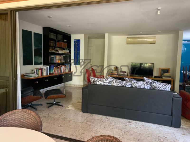 Apartamento à venda com 4 quartos, 182m² - Foto 4