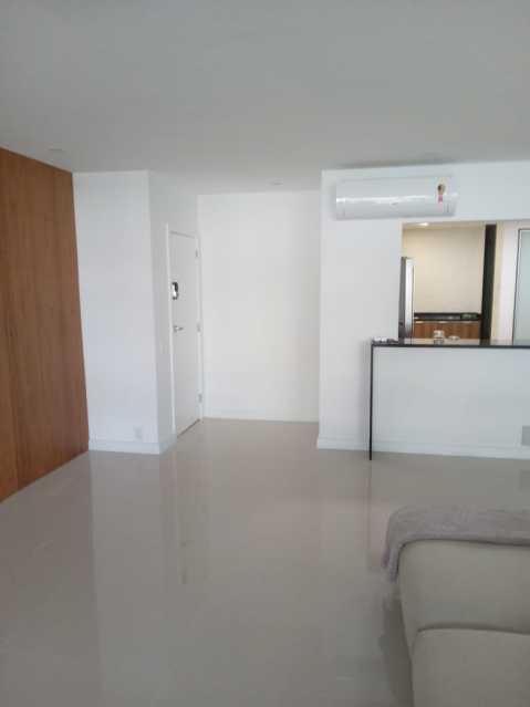 Apartamento à venda com 4 quartos, 220m² - Foto 5