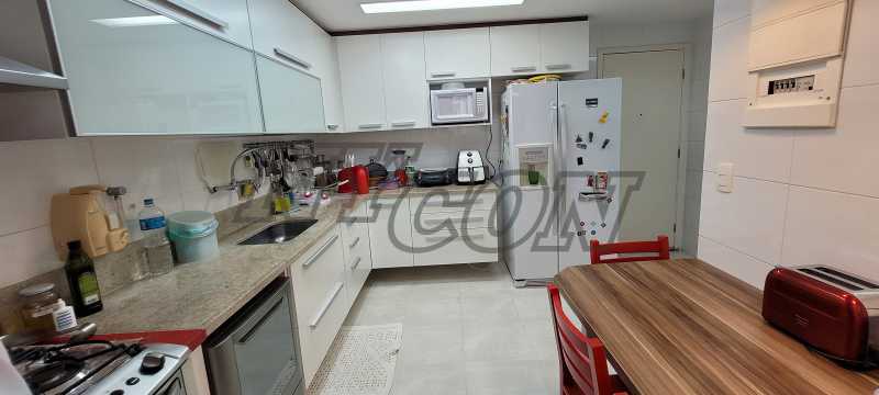 Apartamento à venda com 3 quartos, 160m² - Foto 29