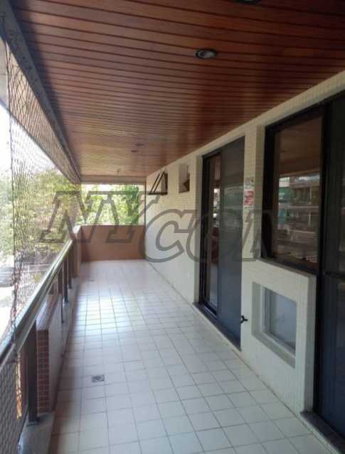 Apartamento à venda com 4 quartos, 160m² - Foto 19