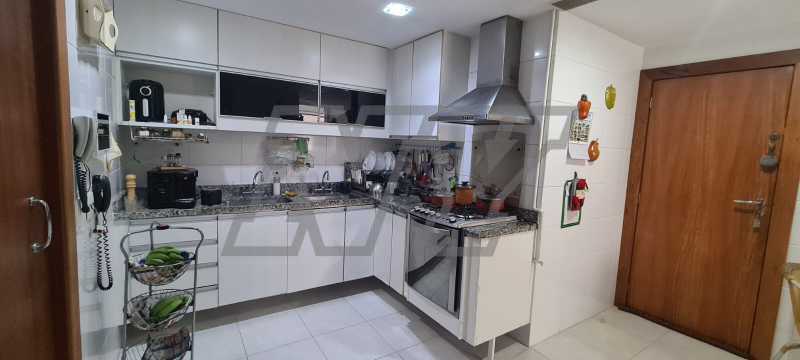 Apartamento à venda com 3 quartos, 215m² - Foto 10