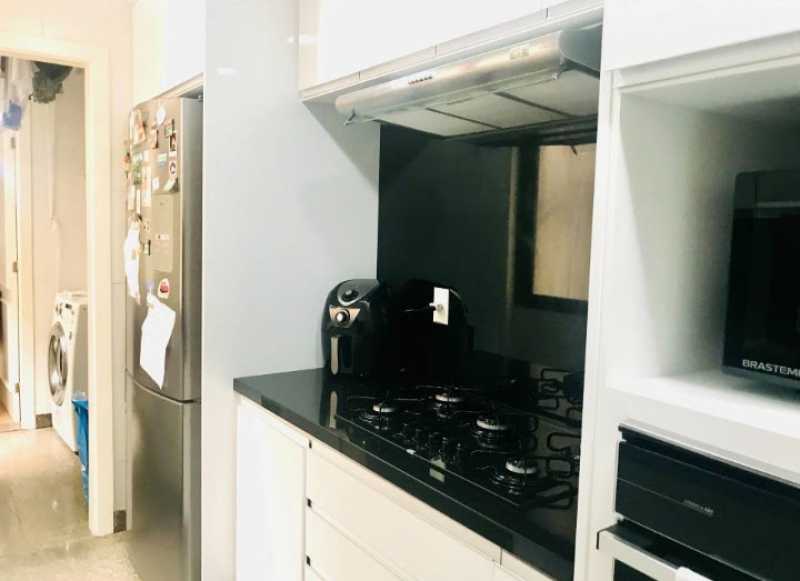 Apartamento à venda com 3 quartos, 168m² - Foto 18