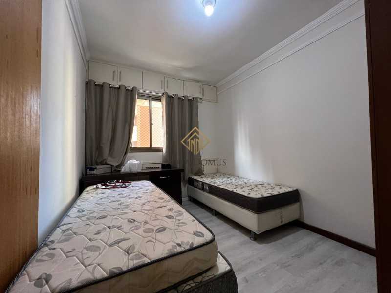 Apartamento à venda com 4 quartos, 190m² - Foto 14