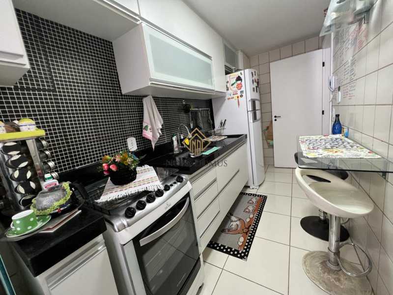 Apartamento à venda com 2 quartos, 64m² - Foto 2