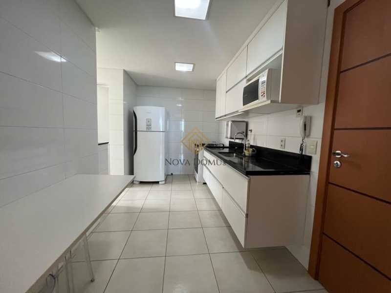 Cobertura à venda com 4 quartos, 230m² - Foto 5