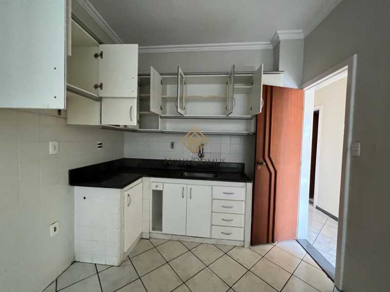 Apartamento à venda com 3 quartos, 100m² - Foto 3