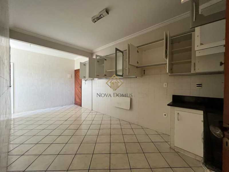 Apartamento à venda com 3 quartos, 100m² - Foto 2