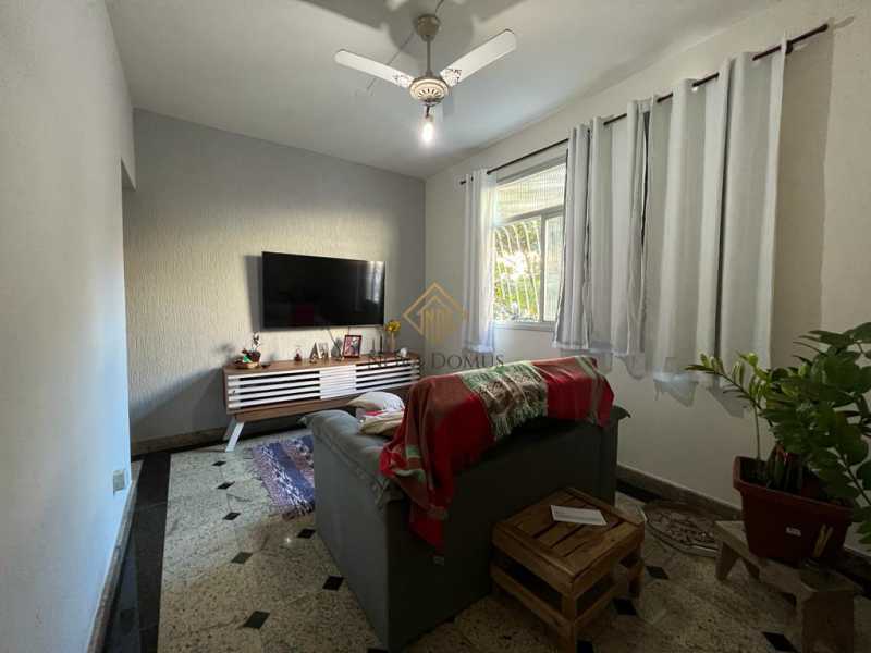 Apartamento à venda com 3 quartos, 100m² - Foto 1