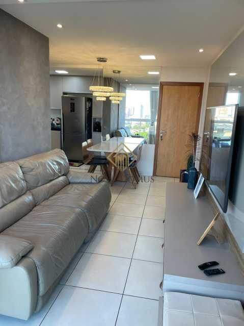 Apartamento à venda com 2 quartos, 68m² - Foto 4