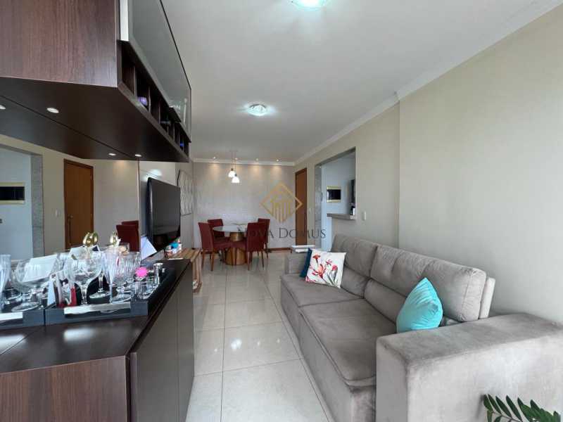 Apartamento à venda com 2 quartos, 70m² - Foto 2