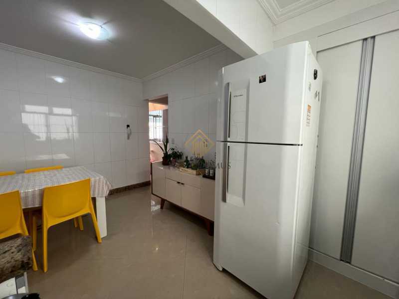 Apartamento à venda com 2 quartos, 62m² - Foto 17