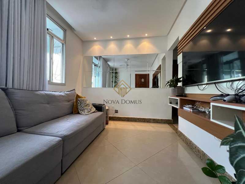 Apartamento à venda com 2 quartos, 62m² - Foto 2