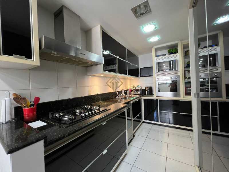 Apartamento à venda com 3 quartos, 135m² - Foto 12