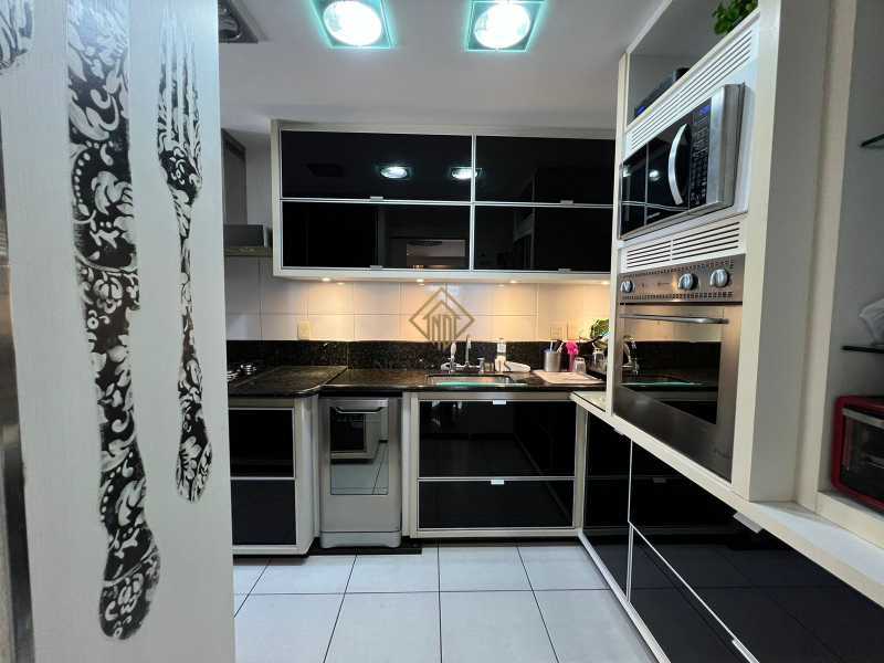 Apartamento à venda com 3 quartos, 135m² - Foto 10